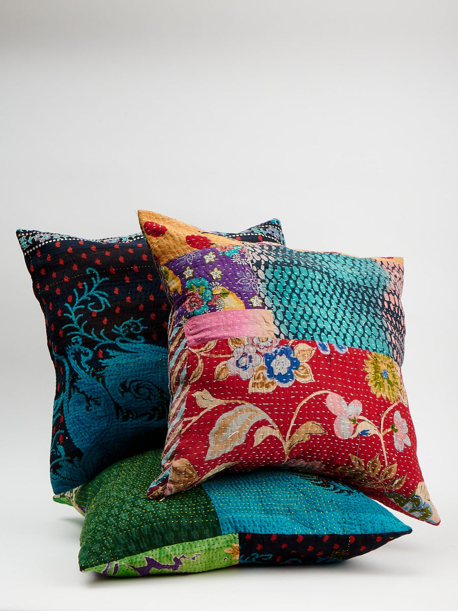 AUNTIE OTI UPCYCLED KANTHA PILLOW CASE Rentrayage