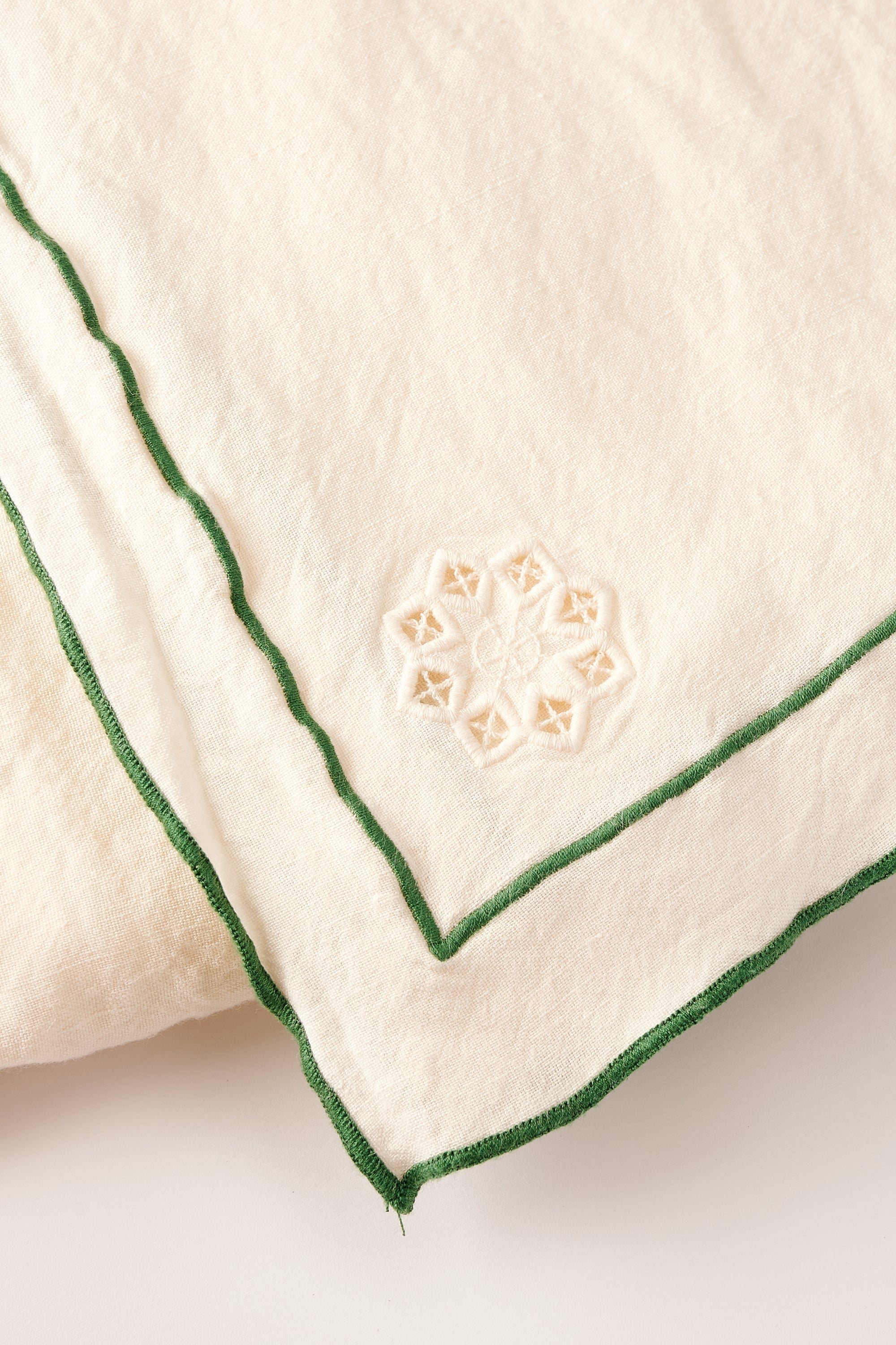 Day for Night Tablecloth Cream/Clover