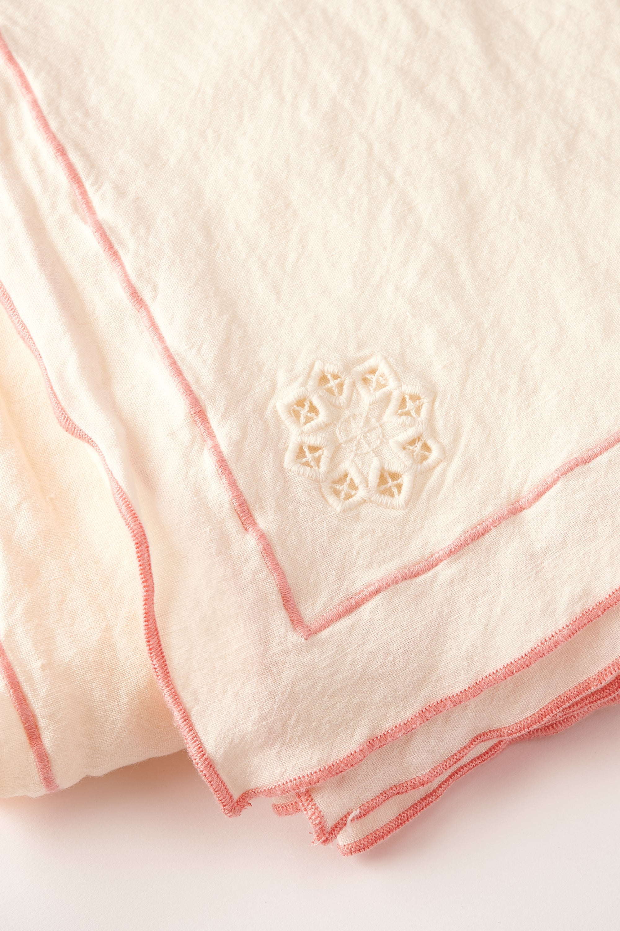 Day for Night Tablecloth Cream/Peony