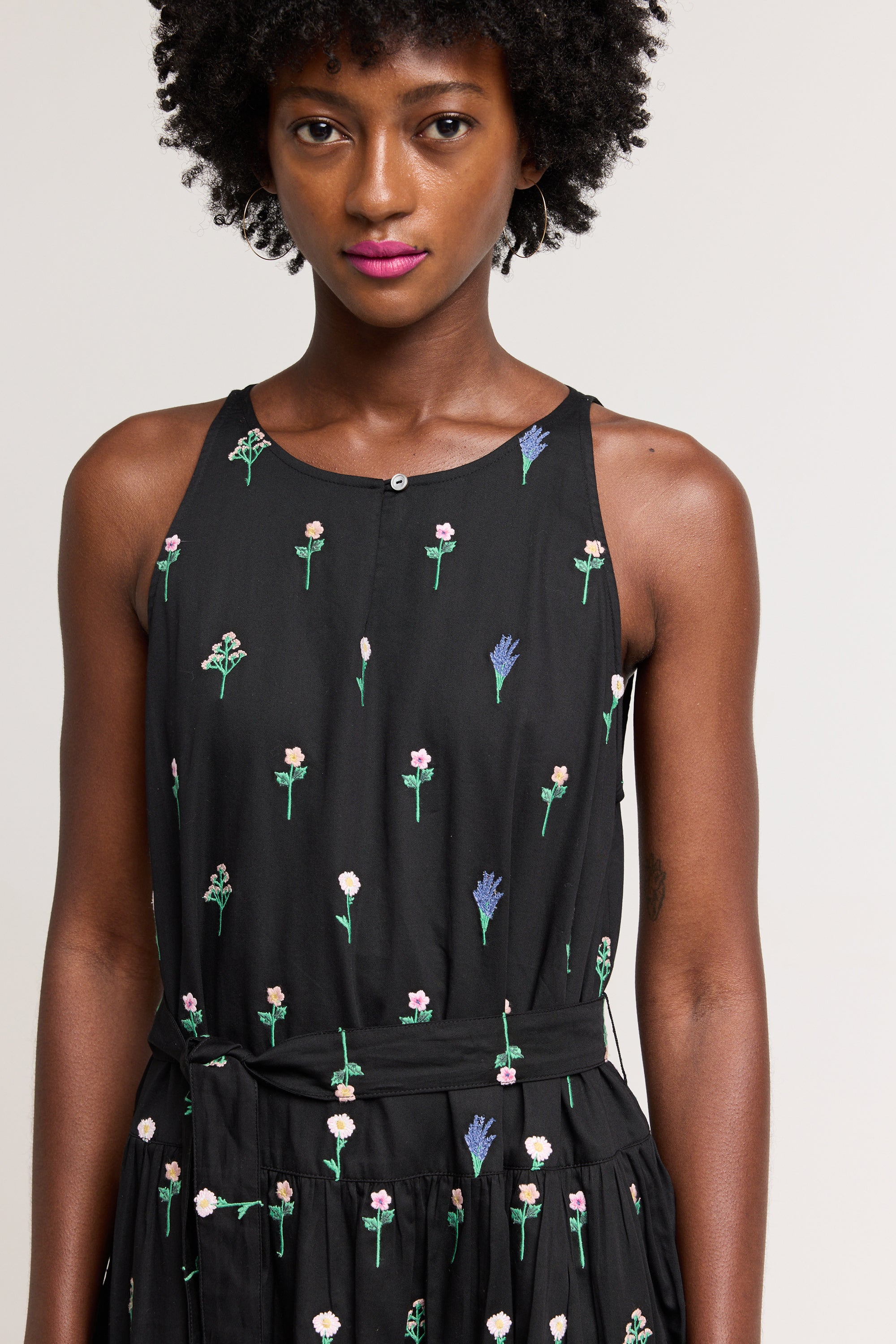 Indio Rose Dress in Floral Embroidery