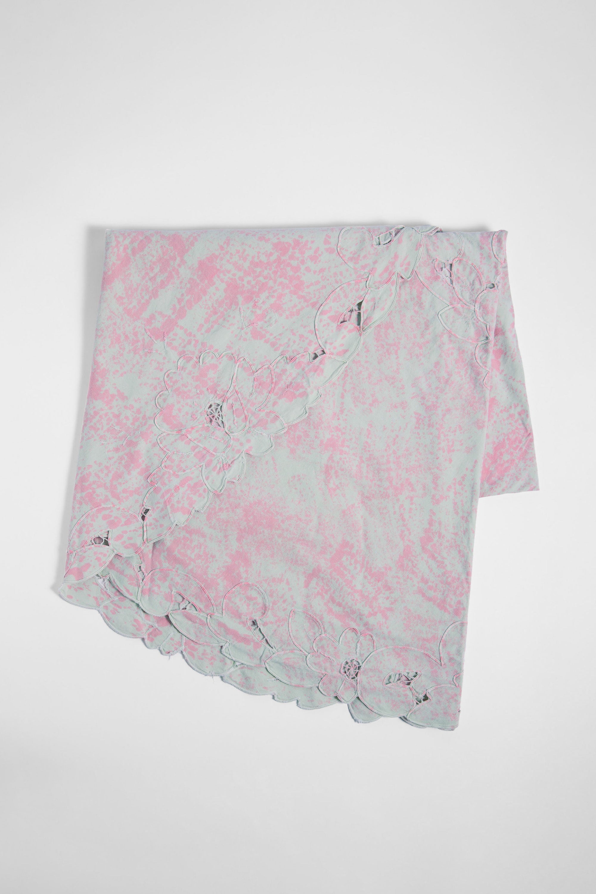 Village Vanguard Tablecloth in Ice Blue Peony Speckle