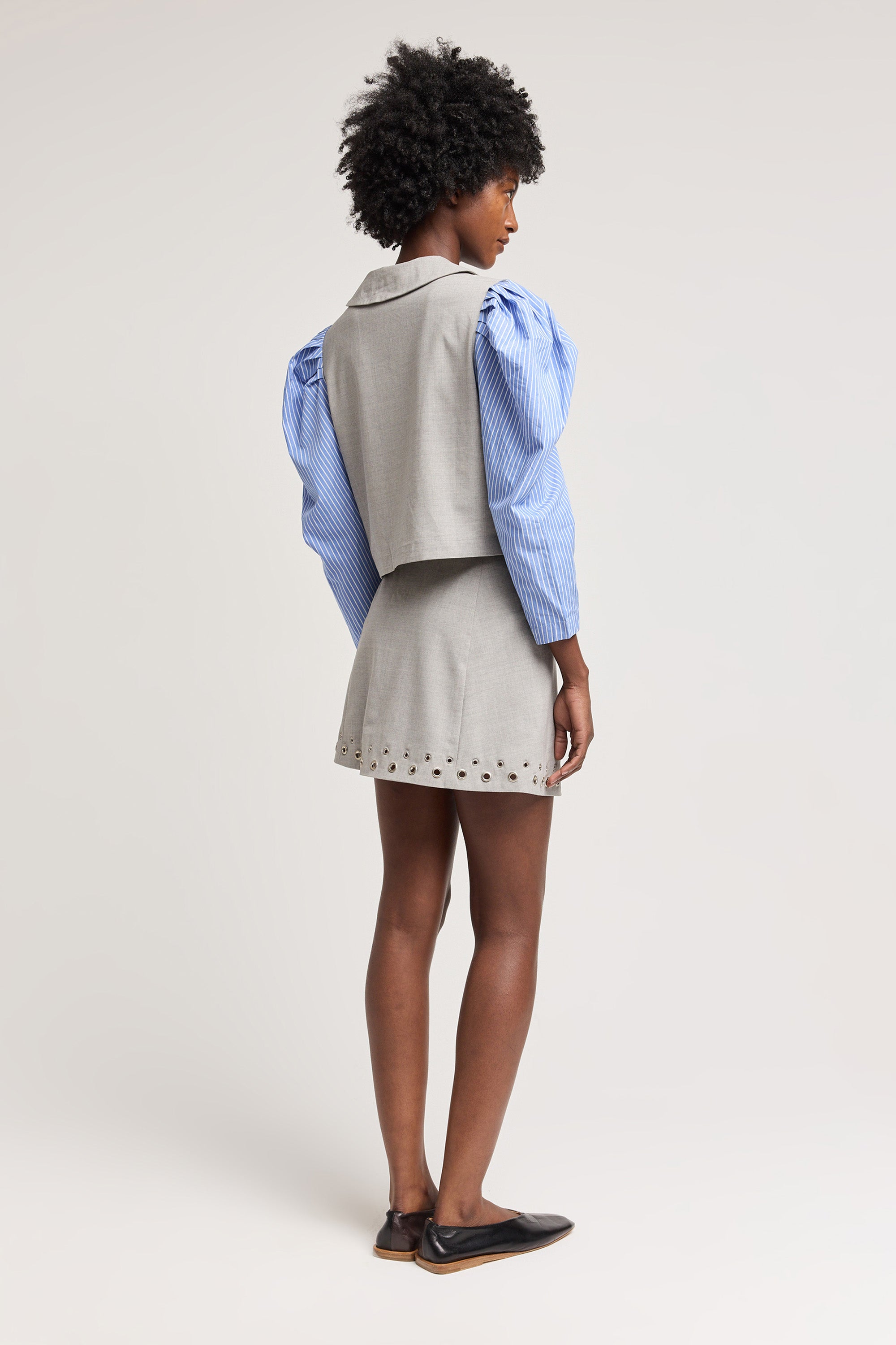 Jinx Grommet Skirt in Light Grey