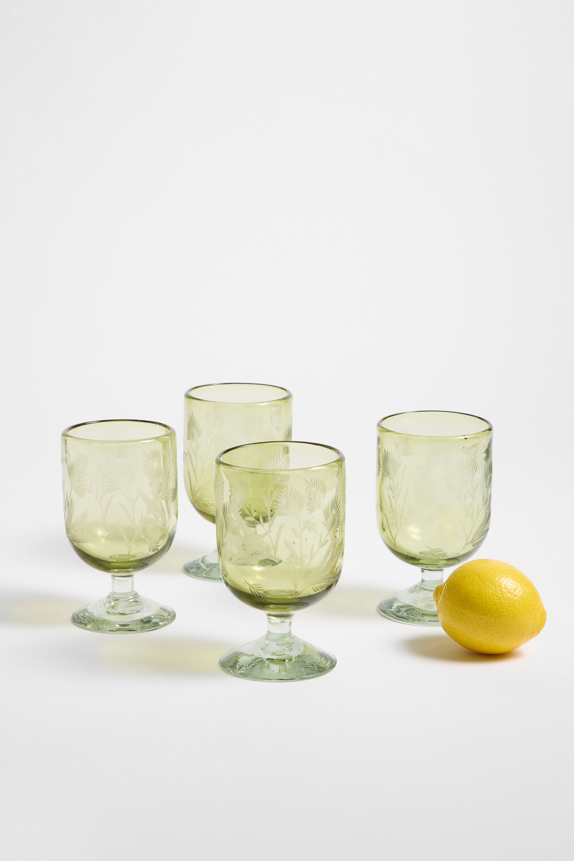 Rentrayage Etched Thistle Wine Glass - Thumbnail 3